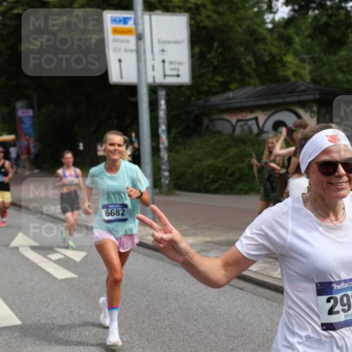 29.06.2025 - hella hamburg halbmarathon Yannick Fuchs http://msf.ph/oto/8227782 29.06.2025 10:33:35 20KM 1164, 1445, 1803, 2719, 2980, 3136, 3783, 4359, 6037, 6682, 6686, 6687, 8450, 8958, 9403, 10218, 11055, 11281, 11282, 11447, 11619, 12137, 12772, 13137, 13729, 13800, 14093, 14905, 15257, 15561, 15866, 15873, 15965, 16820, 17646, 18188, 18547, 18734, 19004, 19151 meine-sportfotos.de