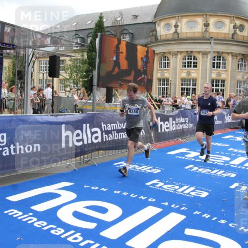 29.06.2025 - hella hamburg halbmarathon Michael Strokosch http://msf.ph/oto/8227834 29.06.2025 10:46:36 Ziel 4497, 5459, 8482, 9051, 9232, 9386, 9529, 9786, 13525, 15133, 15206, 17281, 17461, 18882 meine-sportfotos.de