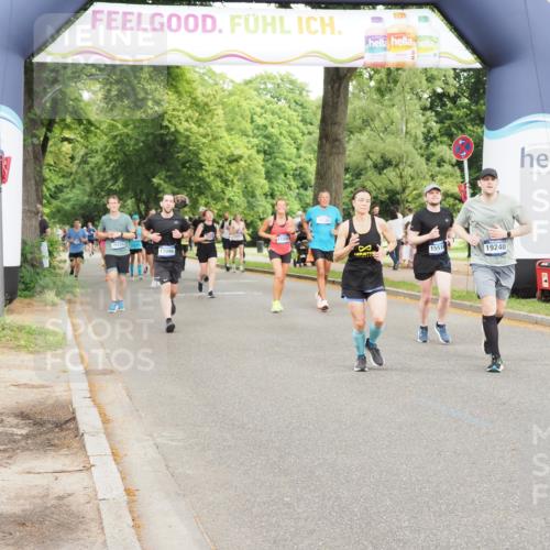 29.06.2025 - hella hamburg halbmarathon MichiJ http://msf.ph/oto/8227854 29.06.2025 10:49:18 Zwischen KM18-KM19 1377, 1432, 7250, 10128, 11771, 15516, 16424, 18355, 18452, 19240 meine-sportfotos.de