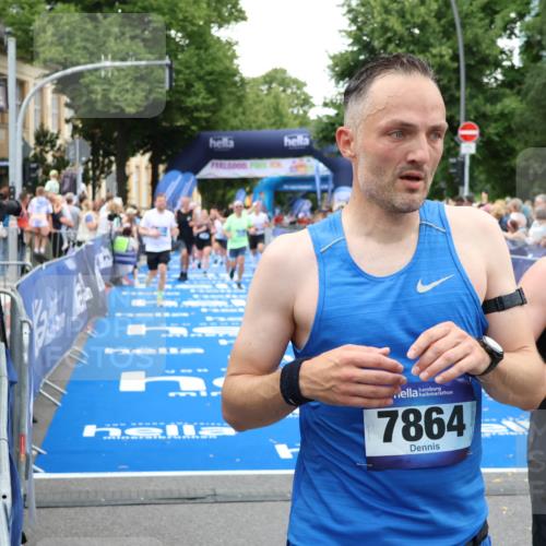 29.06.2025 - hella hamburg halbmarathon Zöllner http://msf.ph/oto/8227860 29.06.2025 10:53:15 Ziel 2111, 7383, 8273, 8361, 9142, 12875, 15179, 16929, 16986 meine-sportfotos.de