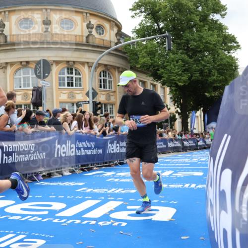 29.06.2025 - hella hamburg halbmarathon Strokosch-Dieckow http://msf.ph/oto/8227877 29.06.2025 10:31:53 Ziel 1407, 3935, 4129, 4698, 6619, 10927, 11199, 11929 meine-sportfotos.de