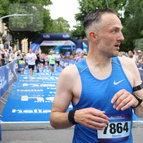 29.06.2025 - hella hamburg halbmarathon Zöllner http://msf.ph/oto/8227894 29.06.2025 10:53:15 Ziel 2111, 7383, 8273, 8361, 9142, 12875, 15179, 16929, 16986 meine-sportfotos.de