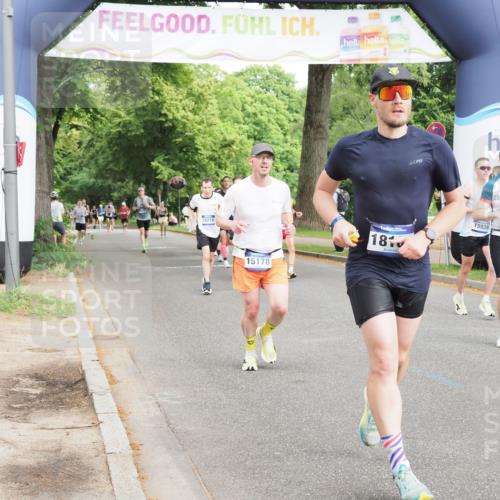29.06.2025 - hella hamburg halbmarathon MichiJ http://msf.ph/oto/8227992 29.06.2025 10:26:00 Zwischen KM18-KM19 6095, 10738, 15178, 15939, 16523, 17137, 17192, 17723, 18103, 18159 meine-sportfotos.de