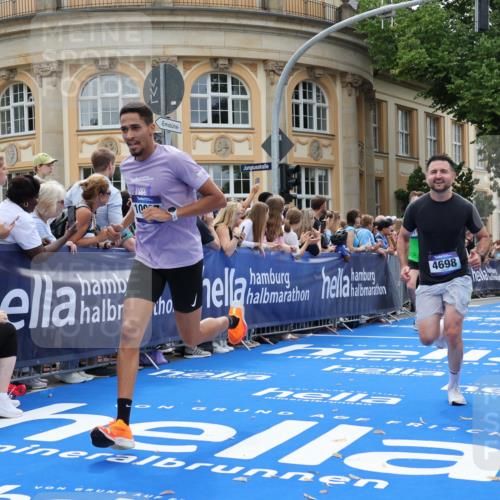 29.06.2025 - hella hamburg halbmarathon Strokosch-Dieckow http://msf.ph/oto/8228002 29.06.2025 10:31:58 Ziel 1407, 1686, 4129, 4698, 6619, 10927, 11150, 11199, 11370, 16505 meine-sportfotos.de