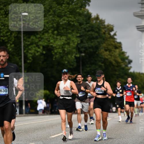 29.06.2025 - hella hamburg halbmarathon Dr. Thomas Lammeyer http://msf.ph/oto/8228089 29.06.2025 10:13:17 Kennedybrücke 1823, 3762, 4592, 7081, 9297, 9306, 10035, 10194, 10819, 11067 meine-sportfotos.de