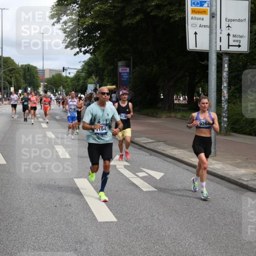 29.06.2025 - hella hamburg halbmarathon Yannick Fuchs http://msf.ph/oto/8228103 29.06.2025 10:33:36 20KM 1164, 1445, 1803, 2980, 3136, 3783, 4359, 6037, 6682, 6686, 6687, 8450, 8958, 9403, 10218, 11055, 11282, 11447, 11619, 12772, 13137, 13729, 13800, 14093, 14905, 15257, 15561, 15866, 15873, 15965, 16656, 16820, 17646, 18188, 18547, 18734, 19004, 19151 meine-sportfotos.de