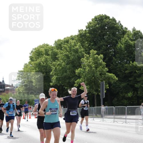 29.06.2025 - hella hamburg halbmarathon Jannik Wohlers http://msf.ph/oto/8228169 29.06.2025 10:27:50 Lombardsbrücke 3445, 5369, 5604, 7667, 8215, 8327, 9653, 9654, 12842, 13045, 13296, 13568, 13678, 14017, 14155, 15123, 15608, 18256 meine-sportfotos.de