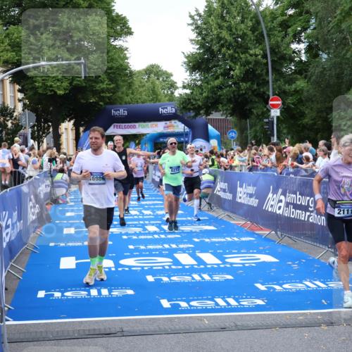 29.06.2025 - hella hamburg halbmarathon Zöllner http://msf.ph/oto/8228170 29.06.2025 10:53:18 Ziel 2074, 2111, 7312, 7383, 8273, 8361, 9142, 12875, 15179, 15681, 16929, 16986, 18901 meine-sportfotos.de