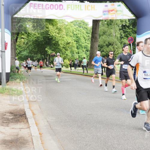 29.06.2025 - hella hamburg halbmarathon MichiJ http://msf.ph/oto/8228209 29.06.2025 10:26:03 Zwischen KM18-KM19 2404, 6095, 6529, 9914, 10680, 10738, 15178, 15261, 15939, 16523, 17192, 17723, 18103, 18159, 18216 meine-sportfotos.de