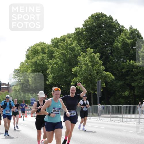 29.06.2025 - hella hamburg halbmarathon Jannik Wohlers http://msf.ph/oto/8228269 29.06.2025 10:27:51 Lombardsbrücke 3445, 5369, 5604, 7667, 8215, 8327, 9653, 9654, 12842, 13045, 13296, 13568, 13678, 14017, 14155, 15123, 18256, 18604 meine-sportfotos.de