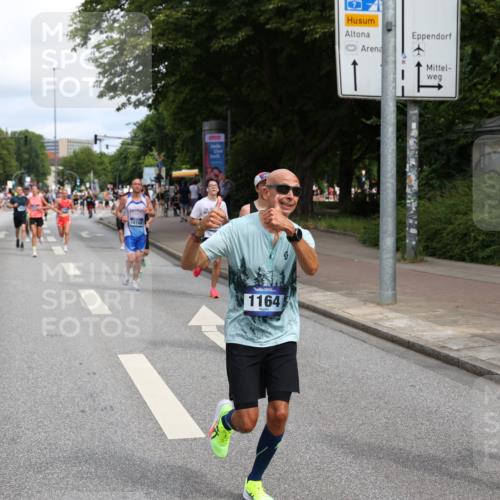 29.06.2025 - hella hamburg halbmarathon Yannick Fuchs http://msf.ph/oto/8228271 29.06.2025 10:33:36 20KM 1164, 1445, 1803, 2980, 3136, 3783, 4359, 6037, 6682, 6686, 6687, 8450, 8958, 9403, 10218, 11055, 11282, 11447, 11619, 12772, 13137, 13729, 13800, 14093, 14905, 15257, 15561, 15866, 15873, 15965, 16656, 16820, 17646, 18188, 18547, 18734, 19004, 19151 meine-sportfotos.de