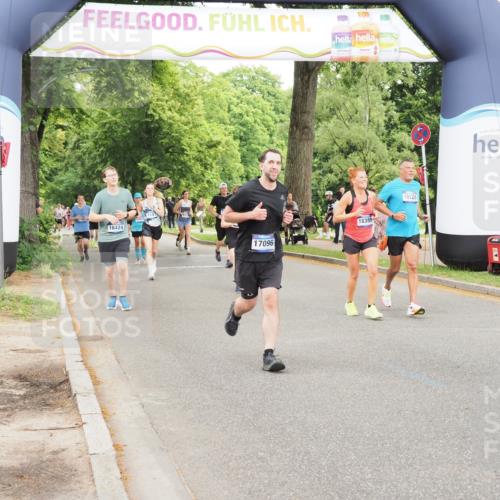 29.06.2025 - hella hamburg halbmarathon MichiJ http://msf.ph/oto/8228299 29.06.2025 10:49:20 Zwischen KM18-KM19 1377, 1432, 3625, 10128, 11771, 15516, 16424, 17096, 18355, 18452, 19240 meine-sportfotos.de