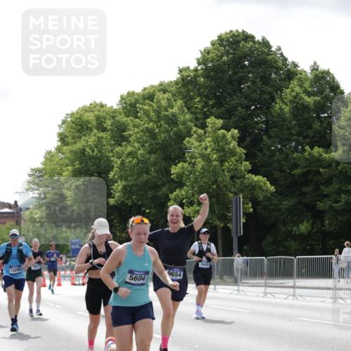 29.06.2025 - hella hamburg halbmarathon Jannik Wohlers http://msf.ph/oto/8228314 29.06.2025 10:27:51 Lombardsbrücke 3445, 5369, 5604, 7667, 8215, 8327, 9653, 9654, 12842, 13045, 13296, 13568, 13678, 14017, 14155, 15123, 18256, 18604 meine-sportfotos.de