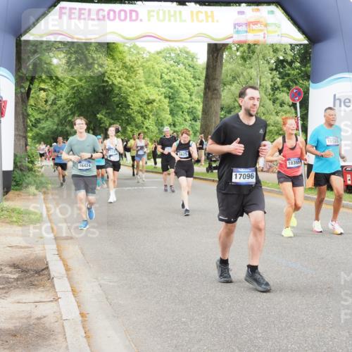 29.06.2025 - hella hamburg halbmarathon MichiJ http://msf.ph/oto/8228323 29.06.2025 10:49:21 Zwischen KM18-KM19 1147, 1377, 3625, 10128, 11771, 15516, 16424, 17096, 18355, 18452, 19240 meine-sportfotos.de