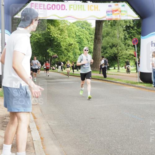 29.06.2025 - hella hamburg halbmarathon MichiJ http://msf.ph/oto/8228350 29.06.2025 10:26:05 Zwischen KM18-KM19 2404, 6095, 6529, 7310, 9914, 10680, 10738, 15178, 15261, 15939, 16523, 17192, 17723, 18103, 18216 meine-sportfotos.de