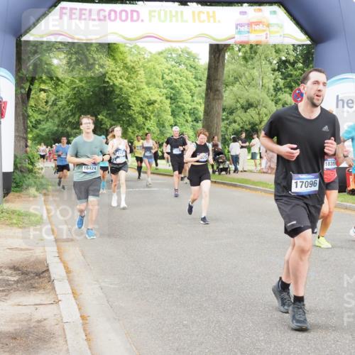 29.06.2025 - hella hamburg halbmarathon MichiJ http://msf.ph/oto/8228391 29.06.2025 10:49:21 Zwischen KM18-KM19 1147, 1377, 3625, 10128, 11771, 15516, 16424, 17096, 18355, 18452, 19240 meine-sportfotos.de