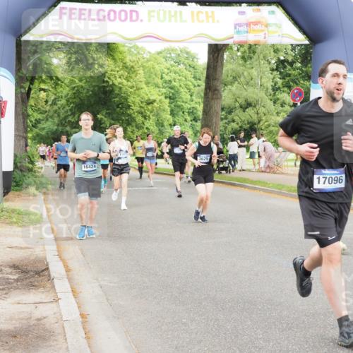 29.06.2025 - hella hamburg halbmarathon MichiJ http://msf.ph/oto/8228415 29.06.2025 10:49:21 Zwischen KM18-KM19 1147, 1377, 3625, 10128, 11771, 15516, 16424, 17096, 18355, 18452, 19240 meine-sportfotos.de