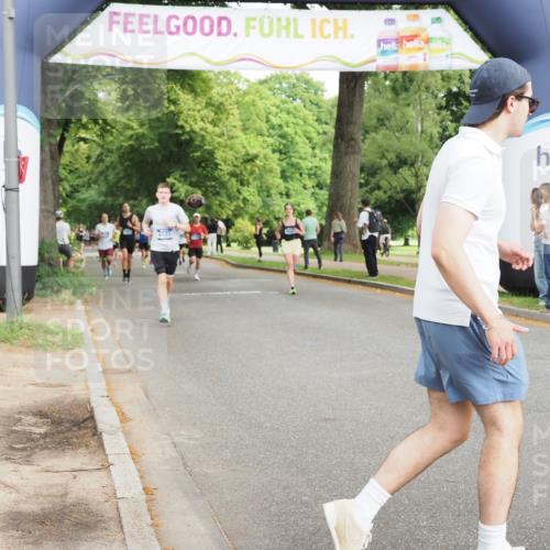 29.06.2025 - hella hamburg halbmarathon MichiJ http://msf.ph/oto/8228436 29.06.2025 10:26:07 Zwischen KM18-KM19 2404, 6529, 7310, 9914, 10680, 15178, 15261, 15939, 17192, 18103, 18216 meine-sportfotos.de