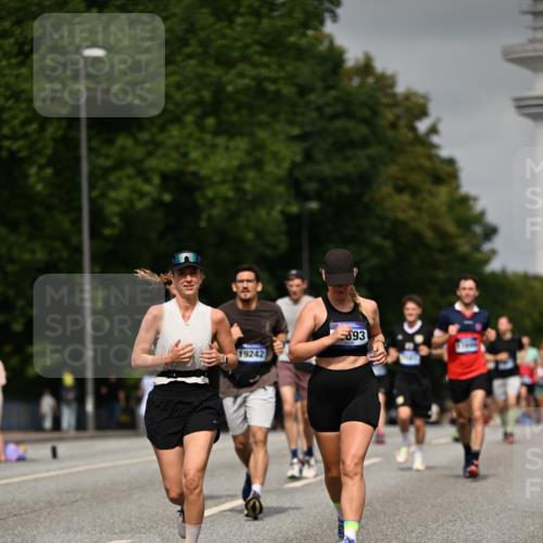 29.06.2025 - hella hamburg halbmarathon Dr. Thomas Lammeyer http://msf.ph/oto/8228480 29.06.2025 10:13:18 Kennedybrücke 1823, 3762, 4592, 7081, 9297, 9306, 10035, 10194, 10819, 11067 meine-sportfotos.de