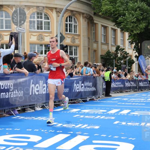 29.06.2025 - hella hamburg halbmarathon Strokosch-Dieckow http://msf.ph/oto/8228495 29.06.2025 10:32:09 Ziel 1686, 1894, 7272, 10876, 11150, 11370, 15826, 16505, 16736 meine-sportfotos.de
