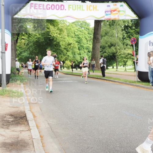 29.06.2025 - hella hamburg halbmarathon MichiJ http://msf.ph/oto/8228506 29.06.2025 10:26:07 Zwischen KM18-KM19 2404, 6529, 7310, 9914, 10680, 15178, 15261, 15939, 17192, 18103, 18216 meine-sportfotos.de