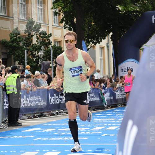 29.06.2025 - hella hamburg halbmarathon Strokosch-Dieckow http://msf.ph/oto/8228524 29.06.2025 10:32:10 Ziel 1686, 1894, 7272, 10876, 11150, 11370, 15826, 16065, 16505, 16736 meine-sportfotos.de