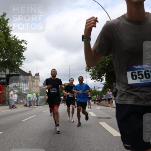 29.06.2025 - hella hamburg halbmarathon Yannick Fuchs http://msf.ph/oto/8228536 29.06.2025 10:46:38 20KM 1098, 1257, 1482, 1657, 2111, 2444, 2814, 3258, 3715, 3952, 4121, 4557, 4558, 4726, 4837, 5116, 5169, 5194, 5378, 6164, 6561, 6562, 7178, 7232, 7312, 7383, 7475, 7896, 8172, 8316, 8720, 8955, 9145, 10529, 10811, 11459, 12135, 12519, 13211, 13301, 14198, 14286, 14791, 14805, 15001, 15144, 15275, 15446, 15506, 15690, 16320, 16929, 17130, 17198, 17710, 17773, 18331 meine-sportfotos.de