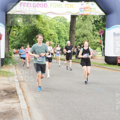 29.06.2025 - hella hamburg halbmarathon MichiJ http://msf.ph/oto/8228556 29.06.2025 10:49:22 Zwischen KM18-KM19 1147, 1377, 3625, 10128, 12978, 15516, 16424, 17096, 18355, 19240 meine-sportfotos.de