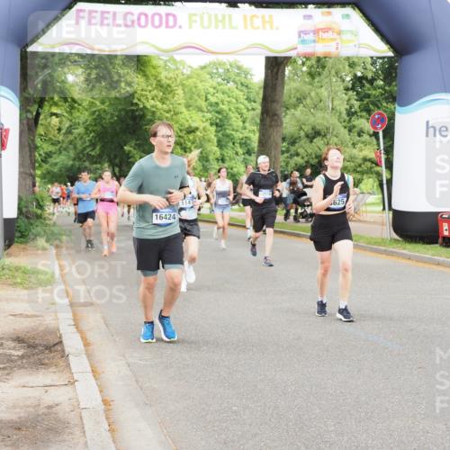 29.06.2025 - hella hamburg halbmarathon MichiJ http://msf.ph/oto/8228571 29.06.2025 10:49:22 Zwischen KM18-KM19 1147, 1377, 3625, 10128, 12978, 15516, 16424, 17096, 18355, 19240 meine-sportfotos.de