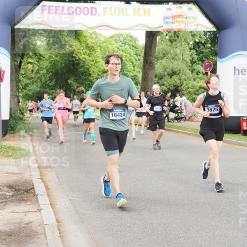 29.06.2025 - hella hamburg halbmarathon MichiJ http://msf.ph/oto/8228752 29.06.2025 10:49:23 Zwischen KM18-KM19 1147, 1377, 3625, 5379, 10128, 12978, 15516, 16424, 17096, 17119, 18355, 19240 meine-sportfotos.de