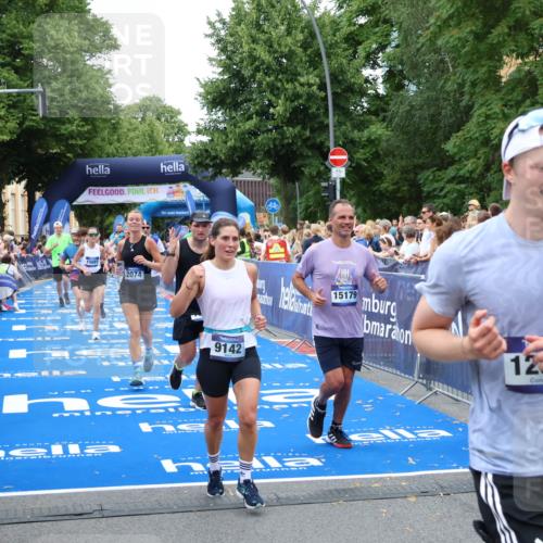 29.06.2025 - hella hamburg halbmarathon Zöllner http://msf.ph/oto/8228787 29.06.2025 10:53:23 Ziel 1683, 1727, 2074, 2354, 4065, 6942, 7312, 8651, 9142, 11844, 12490, 12875, 15179, 15681, 15838, 18134, 18901 meine-sportfotos.de