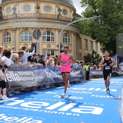 29.06.2025 - hella hamburg halbmarathon Strokosch-Dieckow http://msf.ph/oto/8228801 29.06.2025 10:32:16 Ziel 1894, 7272, 10484, 10876, 16065 meine-sportfotos.de