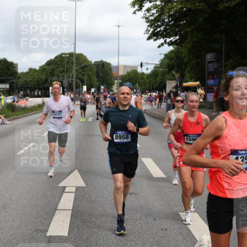 29.06.2025 - hella hamburg halbmarathon Yannick Fuchs http://msf.ph/oto/8228811 29.06.2025 10:33:42 20KM 1164, 1445, 1803, 2980, 3136, 3282, 3783, 4359, 6037, 6682, 6686, 6687, 8450, 8958, 11055, 11447, 11619, 12772, 13137, 13729, 13800, 14093, 14311, 15013, 15257, 15556, 15561, 15866, 15873, 15965, 16656, 16820, 18149, 18188, 18547, 18734 meine-sportfotos.de
