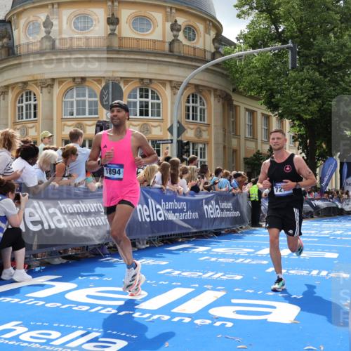 29.06.2025 - hella hamburg halbmarathon Strokosch-Dieckow http://msf.ph/oto/8228824 29.06.2025 10:32:16 Ziel 1894, 7272, 10484, 10876, 16065 meine-sportfotos.de