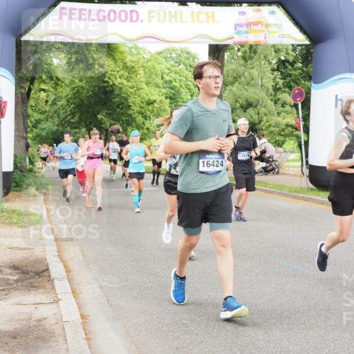 29.06.2025 - hella hamburg halbmarathon MichiJ http://msf.ph/oto/8228835 29.06.2025 10:49:23 Zwischen KM18-KM19 1147, 1377, 3625, 5379, 10128, 12978, 15516, 16424, 17096, 17119, 18355, 19240 meine-sportfotos.de