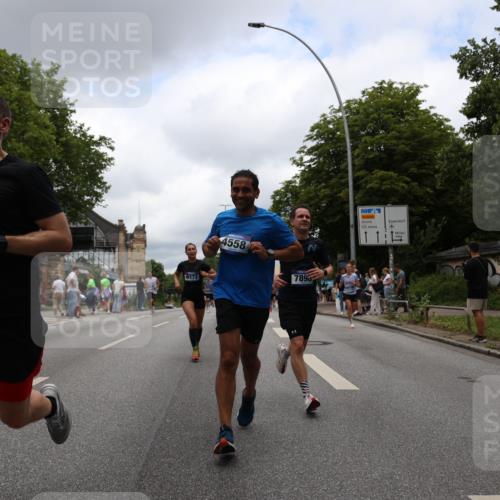 29.06.2025 - hella hamburg halbmarathon Yannick Fuchs http://msf.ph/oto/8228854 29.06.2025 10:46:39 20KM 1098, 1257, 1482, 1657, 2111, 2444, 2814, 3258, 3715, 3952, 4121, 4557, 4558, 4726, 5116, 5169, 5194, 5378, 6164, 6561, 6562, 7178, 7232, 7383, 7475, 7896, 8172, 8316, 8587, 8720, 8955, 9145, 10529, 10811, 11459, 12135, 12519, 13211, 13301, 14198, 14286, 14791, 14805, 15001, 15144, 15275, 15446, 15506, 15690, 16320, 16929, 17130, 17198, 17710, 17773, 18331 meine-sportfotos.de