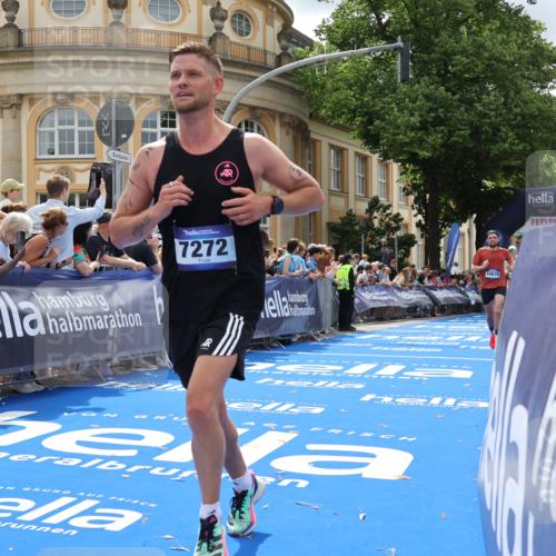 29.06.2025 - hella hamburg halbmarathon Strokosch-Dieckow http://msf.ph/oto/8228889 29.06.2025 10:32:17 Ziel 1894, 7272, 7845, 10484, 10876, 16065 meine-sportfotos.de