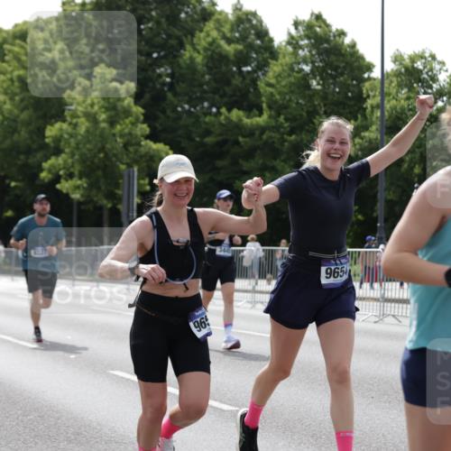 29.06.2025 - hella hamburg halbmarathon Jannik Wohlers http://msf.ph/oto/8228908 29.06.2025 10:27:53 Lombardsbrücke 3445, 5369, 5604, 7667, 8215, 8327, 9653, 9654, 13045, 13296, 13400, 13568, 14017, 14155, 15123, 18256, 18604, 19180 meine-sportfotos.de