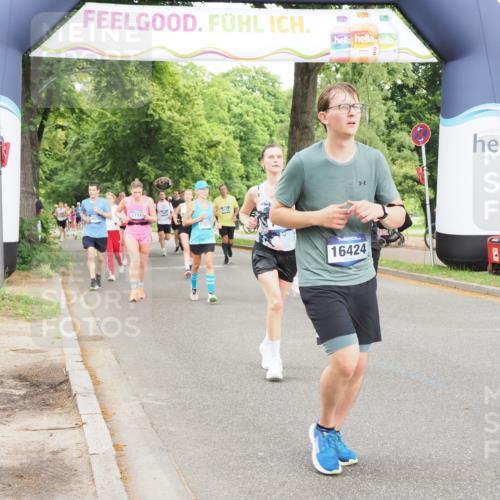 29.06.2025 - hella hamburg halbmarathon MichiJ http://msf.ph/oto/8228910 29.06.2025 10:49:23 Zwischen KM18-KM19 1147, 1377, 3625, 5379, 10128, 12978, 15516, 16424, 17096, 17119, 18355, 19240 meine-sportfotos.de