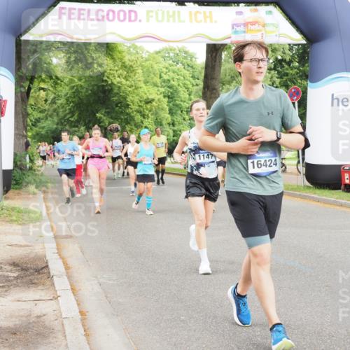29.06.2025 - hella hamburg halbmarathon MichiJ http://msf.ph/oto/8228942 29.06.2025 10:49:23 Zwischen KM18-KM19 1147, 1377, 3625, 5379, 10128, 12978, 15516, 16424, 17096, 17119, 18355, 19240 meine-sportfotos.de
