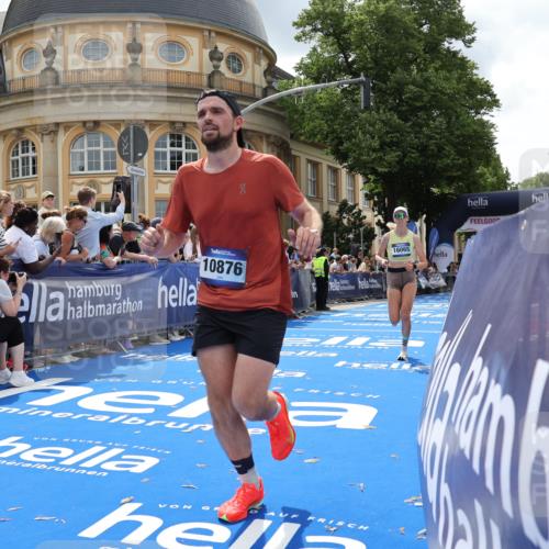 29.06.2025 - hella hamburg halbmarathon Strokosch-Dieckow http://msf.ph/oto/8228957 29.06.2025 10:32:20 Ziel 1894, 5070, 5746, 7272, 7845, 8883, 10484, 10876, 11745, 16065, 16957 meine-sportfotos.de
