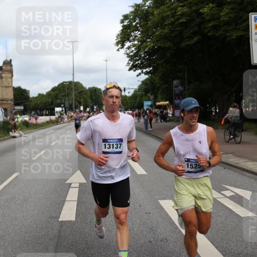 29.06.2025 - hella hamburg halbmarathon Yannick Fuchs http://msf.ph/oto/8229098 29.06.2025 10:33:43 20KM 1164, 1445, 1803, 2980, 3136, 3282, 3783, 4359, 6037, 6682, 6686, 6687, 8450, 8958, 11447, 11619, 12772, 13137, 13729, 14093, 14311, 15013, 15257, 15556, 15561, 15866, 15873, 15965, 16656, 16820, 18149, 18188, 18547, 18734 meine-sportfotos.de