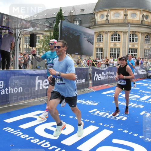 29.06.2025 - hella hamburg halbmarathon Michael Strokosch http://msf.ph/oto/8229150 29.06.2025 10:46:51 Ziel 3976, 6630, 11858, 13940, 14541, 15900, 17172, 17353, 17492, 17669, 17743, 17892, 19105, 19128 meine-sportfotos.de