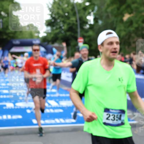 29.06.2025 - hella hamburg halbmarathon Zöllner http://msf.ph/oto/8229378 29.06.2025 10:53:30 Ziel 1061, 1499, 1727, 2070, 5866, 6198, 6629, 6942, 8651, 11068, 12909, 13912, 13997, 15838, 17710, 18134 meine-sportfotos.de