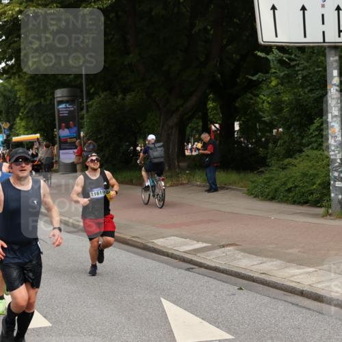 29.06.2025 - hella hamburg halbmarathon Yannick Fuchs http://msf.ph/oto/8229398 29.06.2025 10:33:48 20KM 1343, 1445, 1803, 2525, 3282, 3783, 4359, 4759, 6037, 6686, 6687, 8450, 8958, 9265, 11305, 11619, 12772, 13137, 13729, 14093, 14311, 14359, 15013, 15257, 15556, 15561, 15866, 15873, 15965, 16656, 16820, 17005, 17215, 17360, 18149, 18188, 18285, 18547, 18734 meine-sportfotos.de