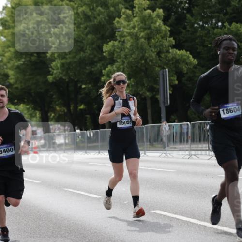 29.06.2025 - hella hamburg halbmarathon Jannik Wohlers http://msf.ph/oto/8229429 29.06.2025 10:27:59 Lombardsbrücke 3445, 5604, 5718, 5939, 6418, 7667, 7980, 8327, 9653, 9654, 9855, 10434, 13045, 13296, 13400, 14017, 18256, 18293, 18604, 19180 meine-sportfotos.de