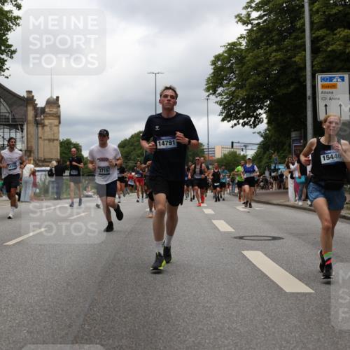 29.06.2025 - hella hamburg halbmarathon Yannick Fuchs http://msf.ph/oto/8229503 29.06.2025 10:46:41 20KM 1098, 1257, 1482, 1657, 2111, 2444, 2814, 3258, 3399, 3715, 3952, 4121, 4557, 4558, 4726, 5116, 5169, 5194, 5378, 6164, 6561, 6562, 6897, 7178, 7232, 7383, 7475, 7896, 8172, 8316, 8587, 8720, 8955, 10529, 10811, 11459, 12135, 12482, 12519, 13211, 13301, 14198, 14286, 14791, 14805, 15144, 15446, 15690, 16320, 16929, 17130, 17198, 17710, 17773, 18331 meine-sportfotos.de