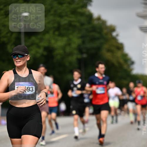29.06.2025 - hella hamburg halbmarathon Dr. Thomas Lammeyer http://msf.ph/oto/8229504 29.06.2025 10:13:21 Kennedybrücke 1823, 3762, 4592, 7081, 9297, 9306, 10035, 10194, 10819, 11067 meine-sportfotos.de