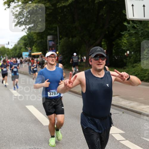 29.06.2025 - hella hamburg halbmarathon Yannick Fuchs http://msf.ph/oto/8229520 29.06.2025 10:33:49 20KM 1343, 1445, 1803, 2525, 2546, 3282, 3783, 4359, 4759, 6037, 6686, 6687, 8450, 8925, 8958, 9265, 11305, 11619, 12772, 13137, 13729, 14093, 14311, 14359, 15013, 15257, 15556, 15561, 15866, 15873, 15965, 16656, 16820, 17005, 17215, 17360, 18149, 18285, 18547, 18734 meine-sportfotos.de