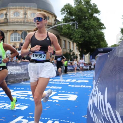 29.06.2025 - hella hamburg halbmarathon Strokosch-Dieckow http://msf.ph/oto/8229541 29.06.2025 10:32:30 Ziel 1707, 5070, 5746, 7845, 8883, 11745, 11877, 13199, 14293, 14908, 16619, 16957, 18135, 18562, 18563 meine-sportfotos.de